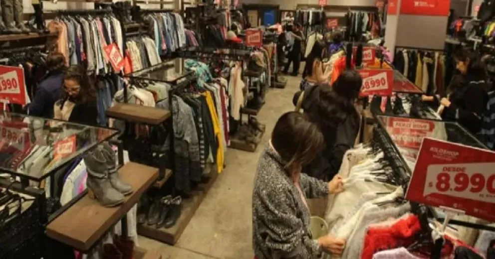 De cualquier manera siempre es conveniente ir con dólares a Chile.