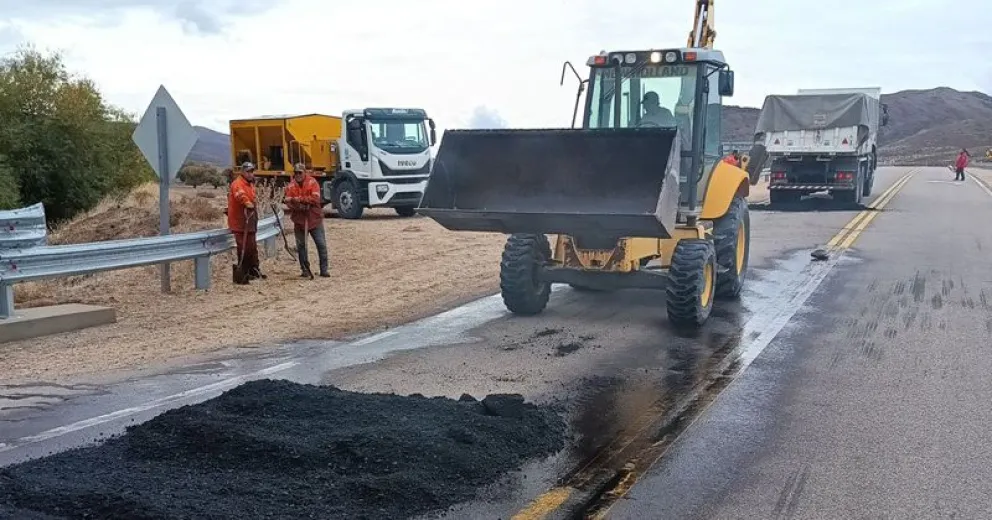 Es importante destacar que la circulación por los tramos no pavimentados de la ruta nacional 23 requiere una conducción segura y a velocidad precautoria. 
