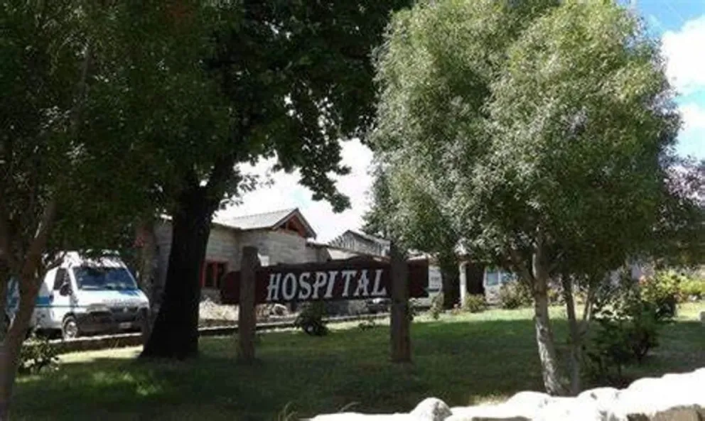 El protocolo por averiguación de contacto estrecho lo activa el Hospital de Epuyén. 