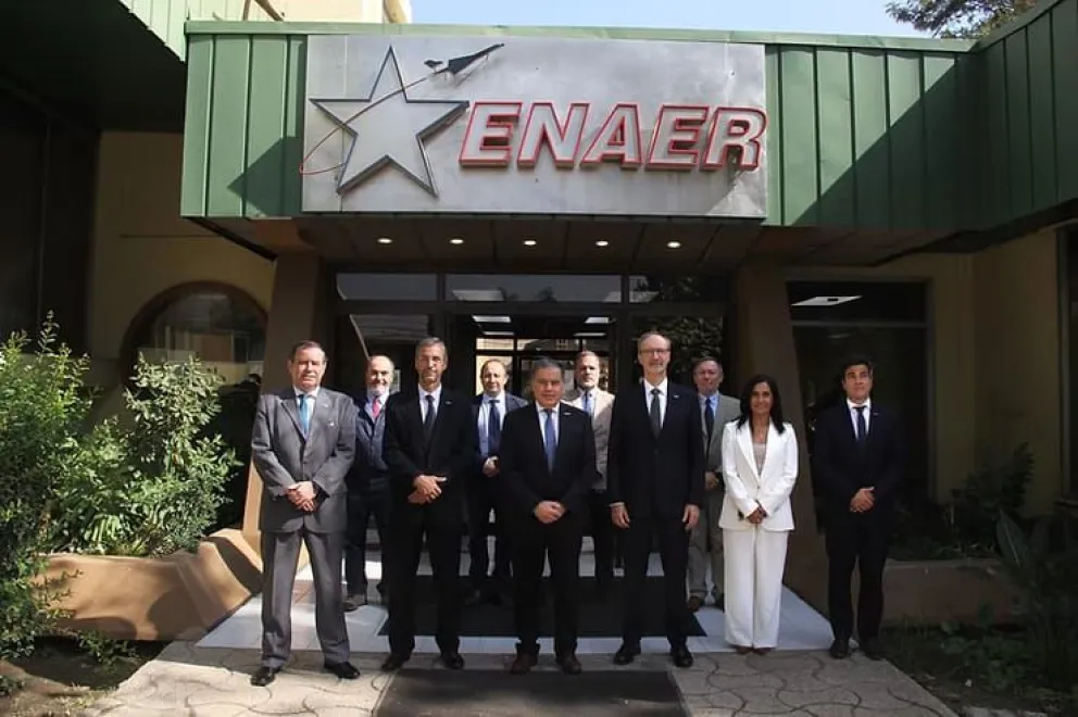 El acuerdo busca fomentar la transferencia de conocimientos y tecnología en fabricación, soporte, mantenimiento y asesoría en sistemas espaciales y de radares, entre otros.