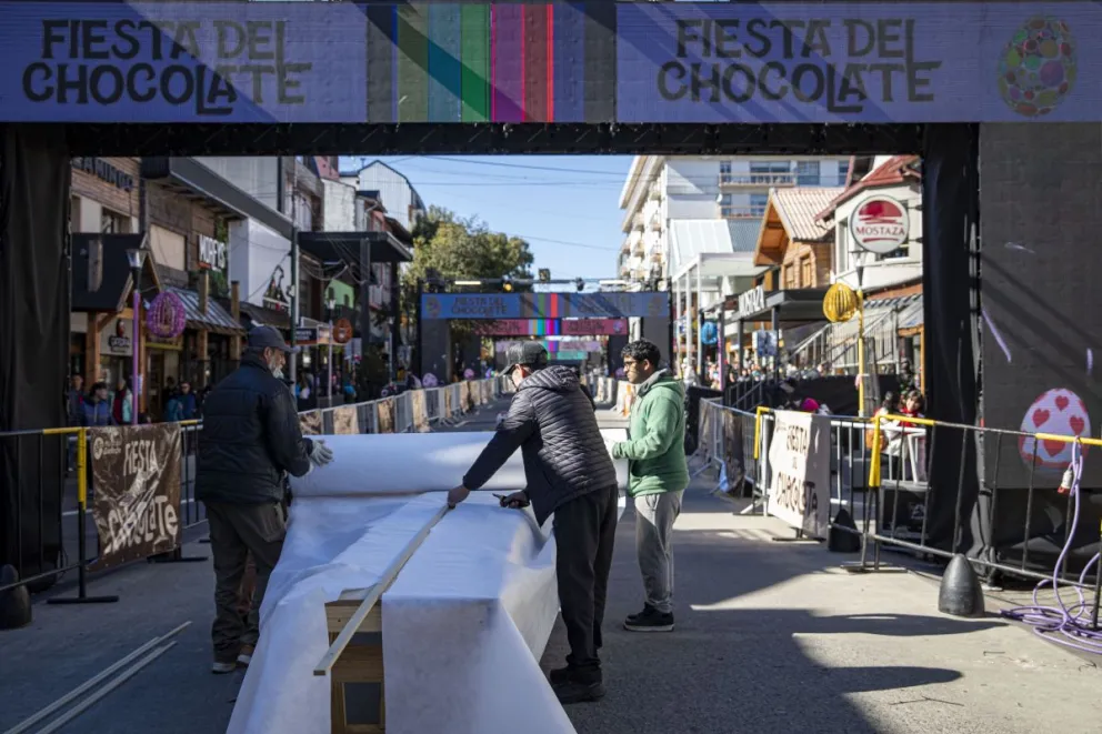 Serán 220 metros de chocolate preparado en el corazón de la ciudad (fotos: Eugenia Neme)