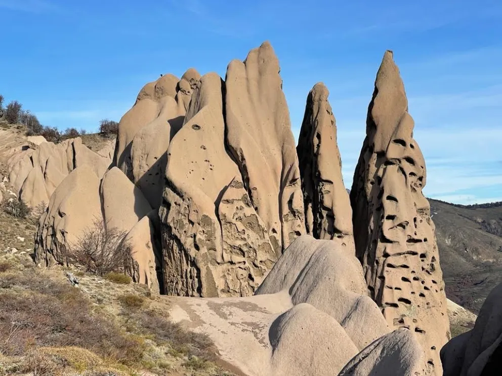 El camino de acceso es de ripio y el paseo está abierto de 9 a 16 hs. Fotos: gentileza.