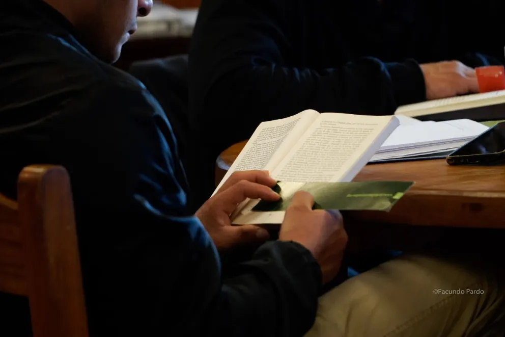 Los libros, esos elementos mágicos que nacen a partir de la mente de los escritores (foto: Facundo Pardo).