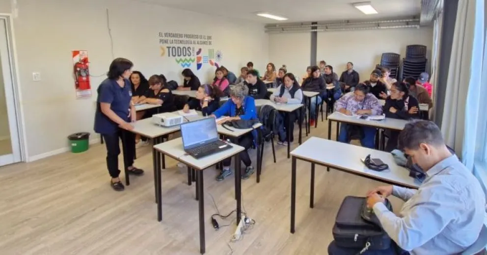 Quienes estén interesados en participar pueden comunicarse para más información al 2944-586226 (Nahuel Hue) o al 2944-584595 (El Frutillar).