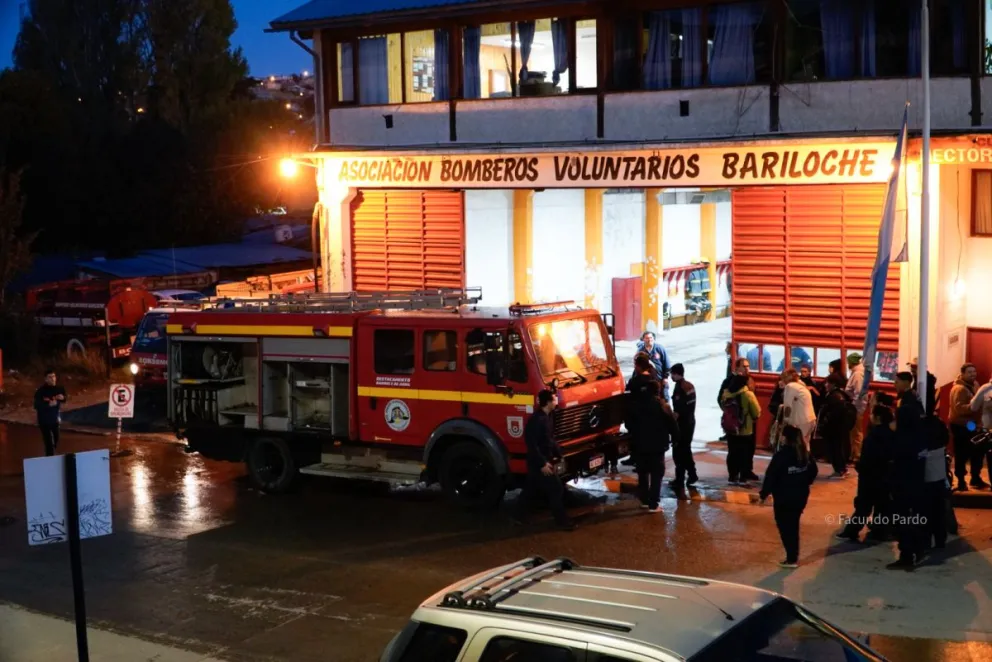 Una gran oportunidad para colaborar con Bomberos Voluntarios Bariloche. Foto archivo: Facundo Pardo