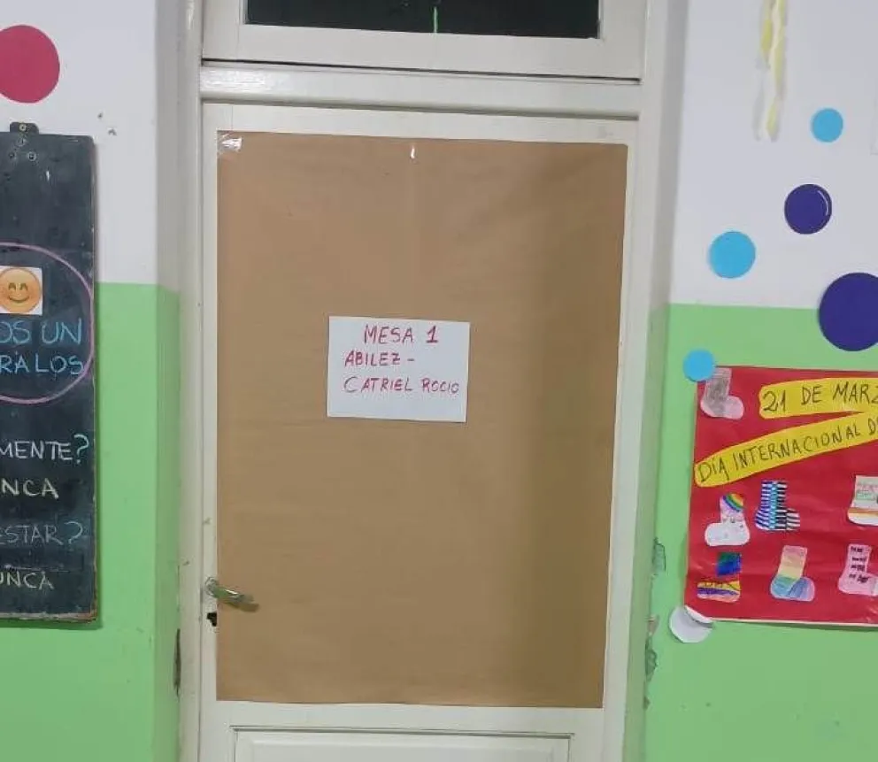 Votación en Maquinchao (fotos gentileza).