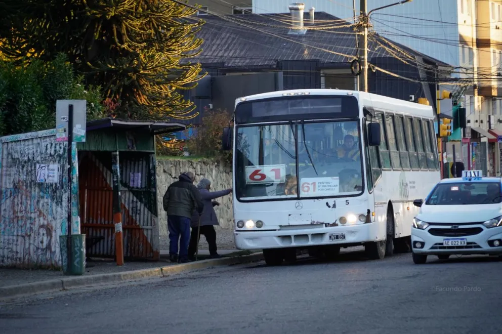 En Bariloche el precio del boleto de colectivo está casi en los $ 1.900 pesos. Foto: Facundo Pardo