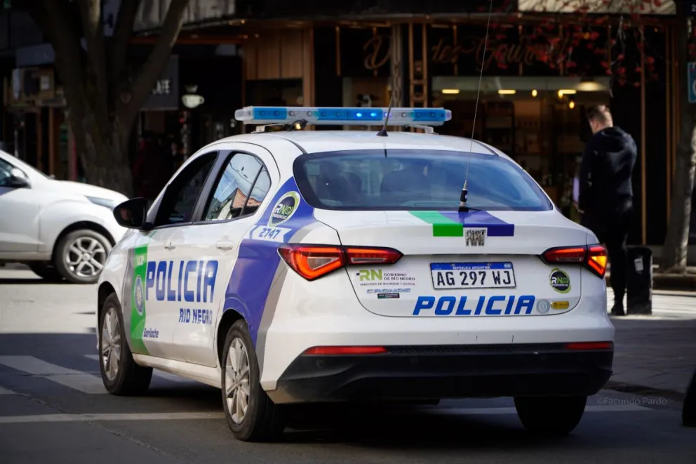 Fue a comer sin plata y con pedido de captura vigente