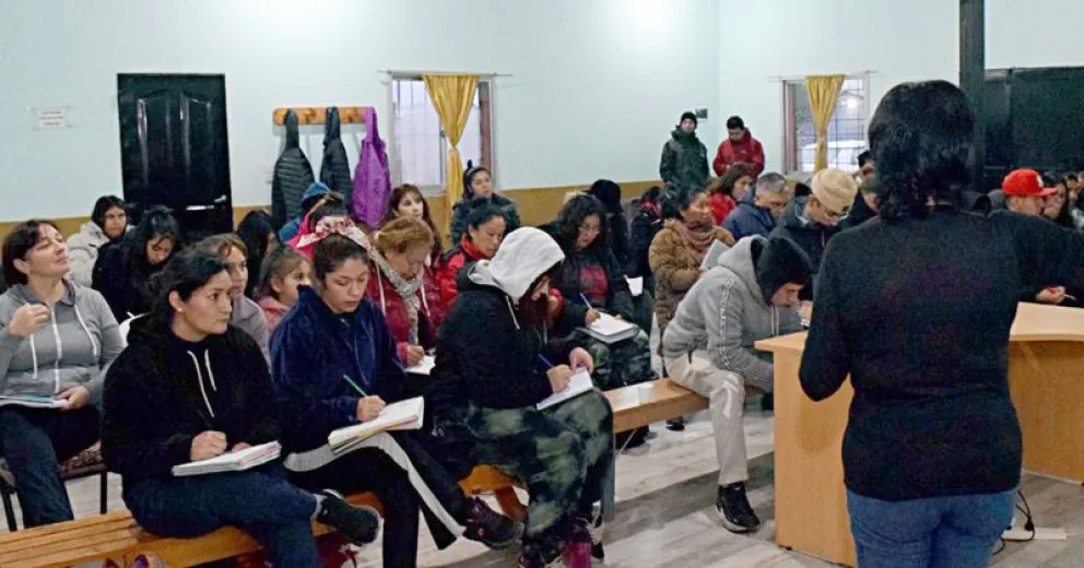Estas capacitaciones forman parte de una política impulsada por el municipio con la convicción de estar presente en los barrios y brindar herramientas a quienes buscan trabajar formal.