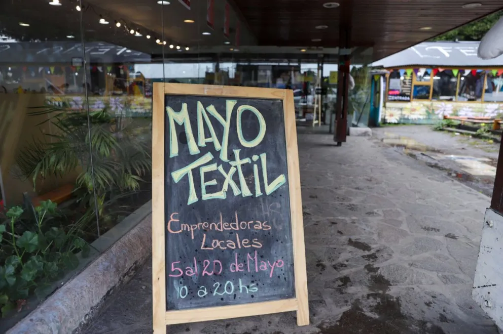 Las emprendedoras atesoran historias de vida vinculadas a sus creaciones (fotos: Eugenia Neme).
