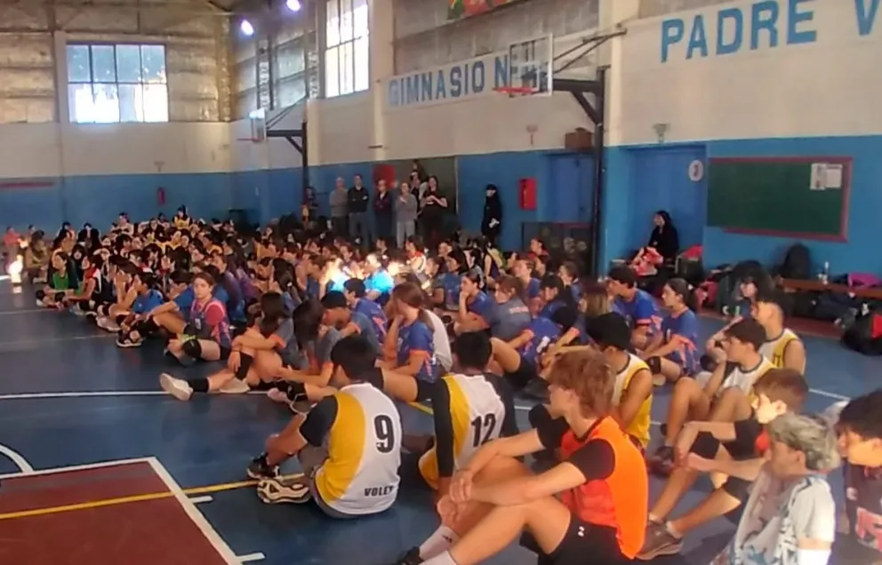 New Lawn, Bariloche Vóley Club, CEF N.º 8, ESRN 99, Escuela Municipal 1 y Escuela Municipal 2. Foto: gentileza