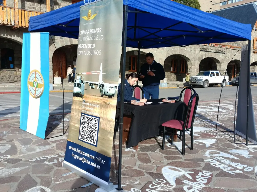Las personas interesadas pueden acercarse para realizar consultas y conocer los requisitos para ser parte de la Fuerza Aérea Argentina.