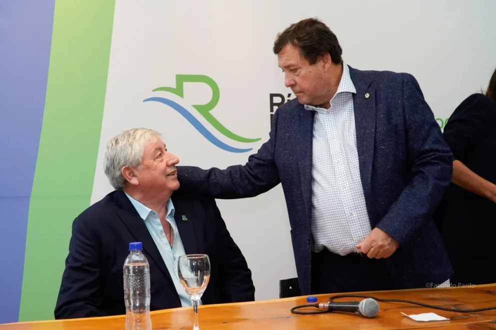 Se firmó el convenio par aun aporte provincial que será destinado a obras en Bariloche (fotos: Facundo Pardo) 