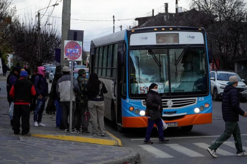  El beneficio alcanza a quienes viajan de manera cotidiana en Bariloche con la empresa Mi Bus