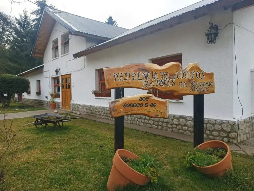 Indignante situación que tienen que enfrentar los adultos mayores que concurren a ese hogar. 