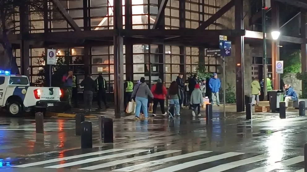 El sábado a la tarde, dos feriantes se enfrentaron en pleno microcentro de Bariloche 