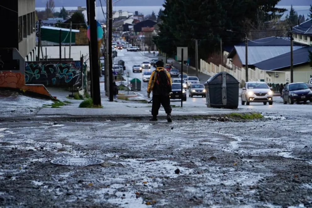 Aún la ciudad no se pinta de blanco.