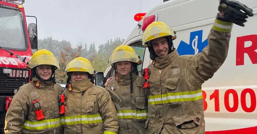 Los nuevos bomberos voluntarios del cuartel. Foto: gentileza