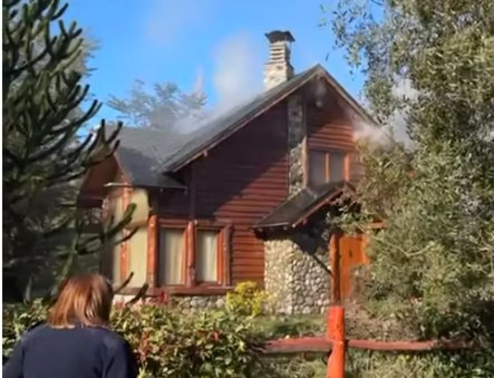 Las llamas comenzaron en una habitación y se fueron propagando por la vivienda 