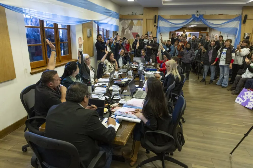 La modificación de la escala salarial fue aprobada de forma unánime en el recinto. Foto de archivo: Eugenia Neme.