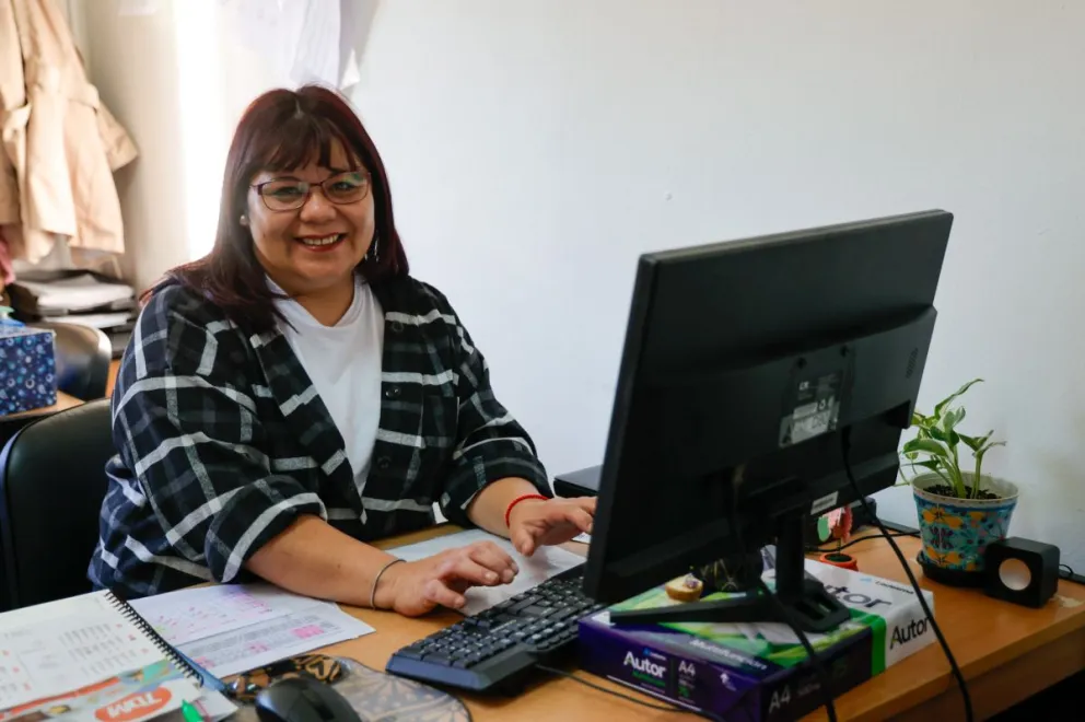 Llegó la primer tanda de computadoras para la Senaf (fotos: Eugenia Neme) 