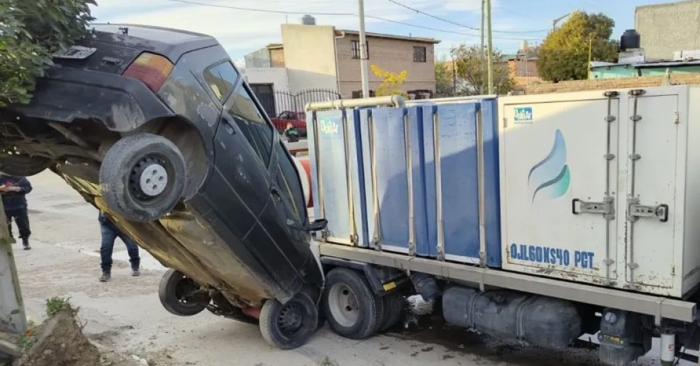 Hace poco que la mujer había comprado el auto.