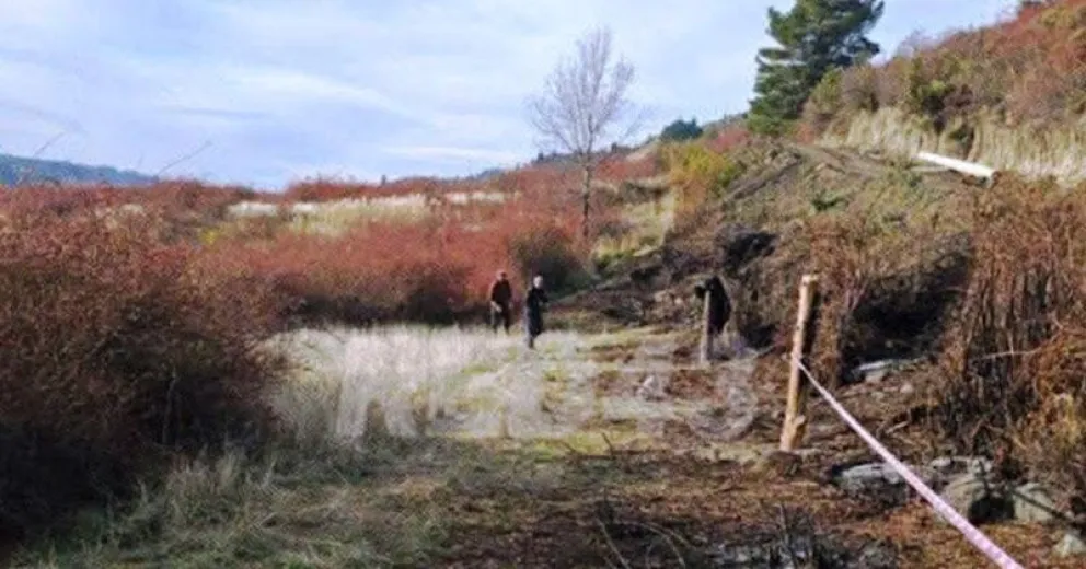 De inmediato, las autoridades iniciaron pericias para intentar determinar si se trata de Salvador Paredes.