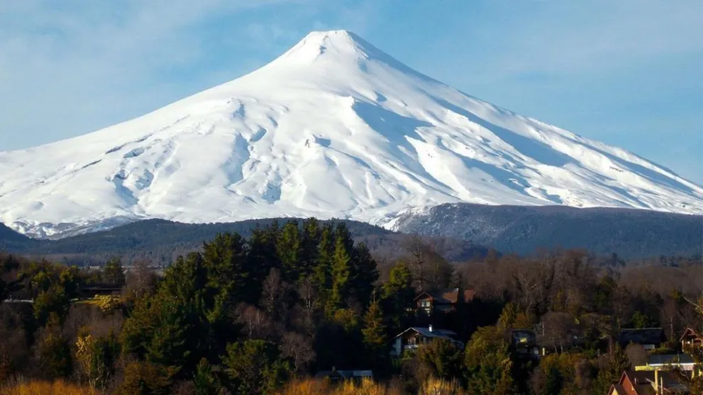 El volcán ubicado al sur de Chile, es uno de los más activos de la región. Este viernes registró un fatal accidente (foto: Radio Pauta)