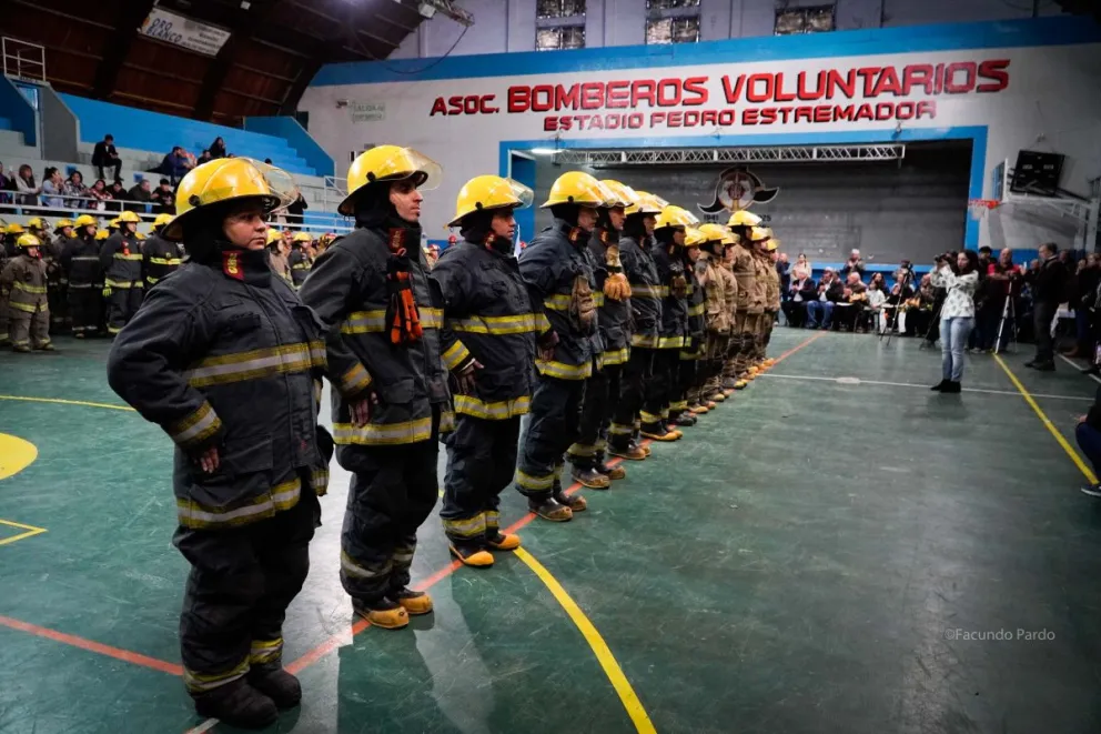 Una jornada de celebración para todos los bomberos voluntarios de Bariloche y DIna Huapi.