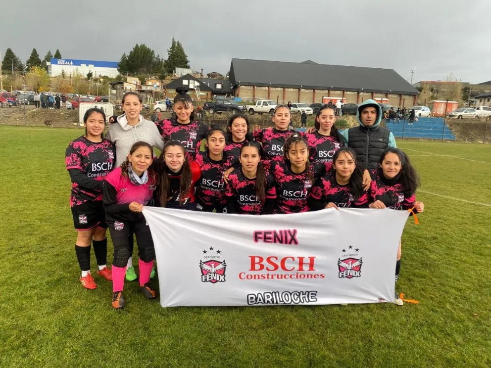 Volvieron a lo más alto en primera (Fotos: Liga Municipal de Fútbol Femenino)