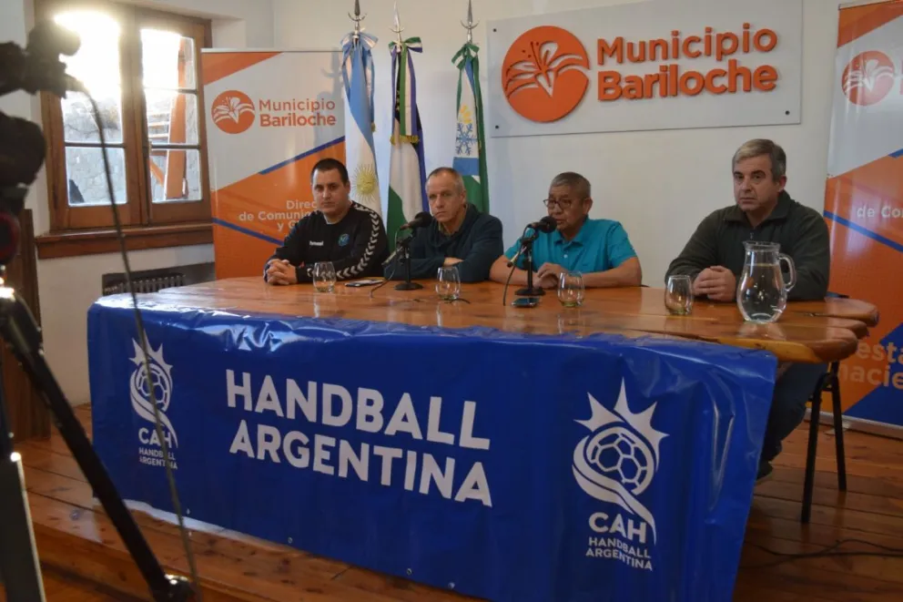 Bariloche recibirá al certamen nacional de handball (Fotos gentileza)