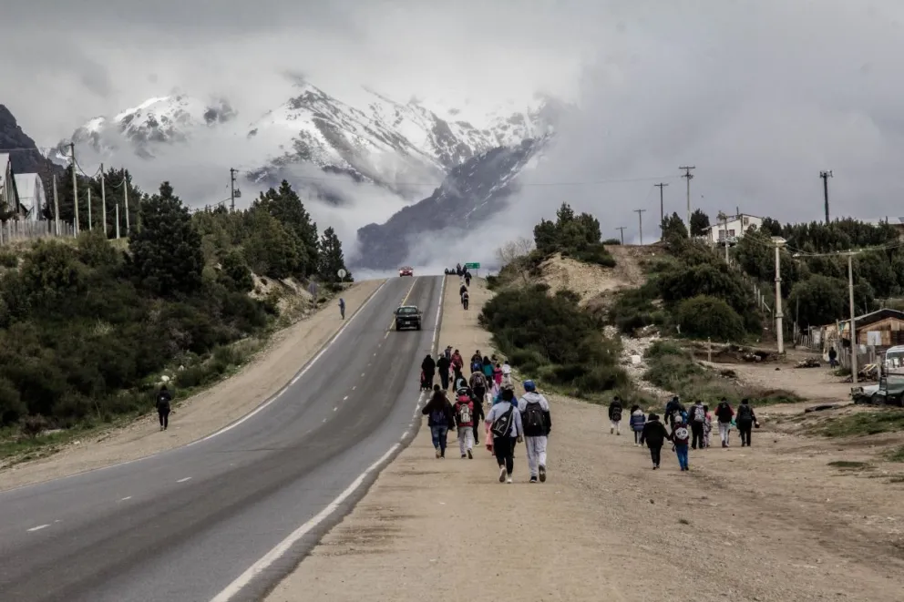 Una exhibición fotográfica que se extenderá hasta fin de mes propone adentrarse en el mundo de la fe en Bariloche (imagen que forma parte de la muestra de Eugenia Neme y Ramiro Sáenz).