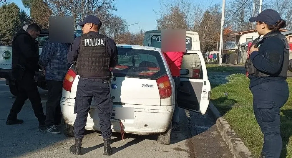 El momento de la detención en la localidad vecina. 