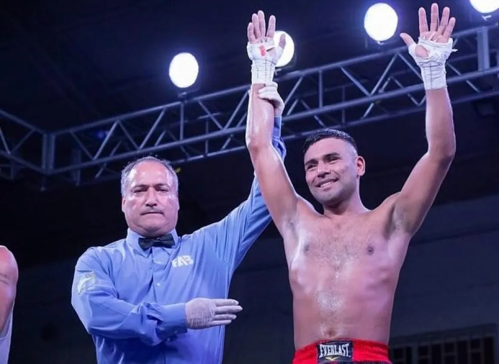 Gran noche del boxeador local (Fotos gentileza).