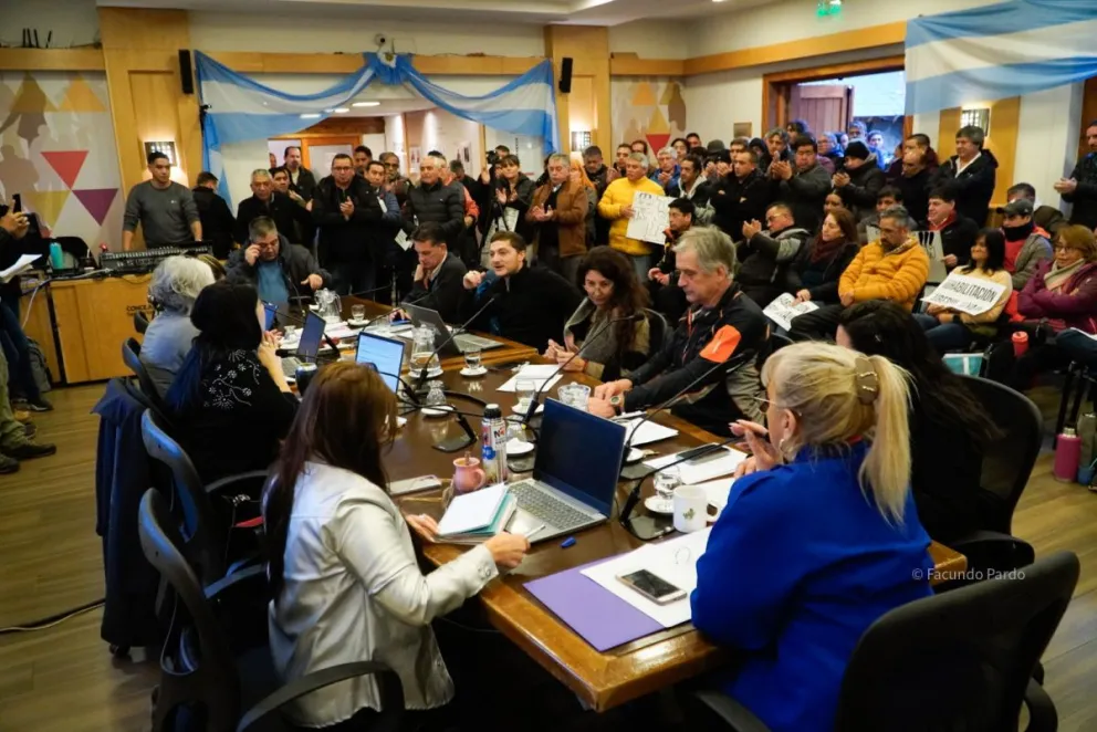 Todos los sectores en conflicto asistieron a una nueva comisión "caliente" por el tema Uber (fotos: Facundo Pardo) 