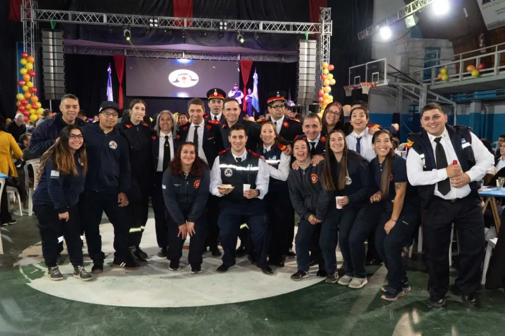 Participaron además las autoridades, integrantes de la Reserva Activa, familiares y amigos, pasando una velada de camaradería y amistad. Fotos: Facundo Pardo
