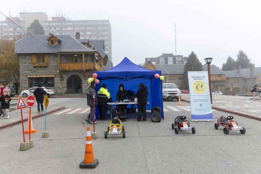 Jornada de juegos en el Centro Cívico (fotos; Eugenia Neme) 