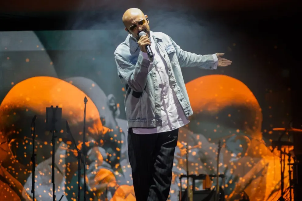  Repasó inolvidables canciones, clásicas de sus últimos albumes, sin olvidarse de las letras que lo vieron nacer como músico. Fotos: Eugenia Neme