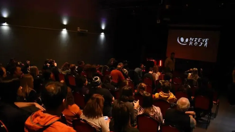 Por sexta ocasión la nieve se pone roja. Foto: gobierno de Río Negro.