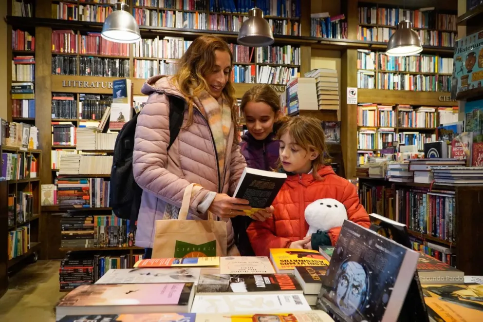 Se viene el día del padre y un libro siempre es una buena opción (Fotos: Facundo Pardo)