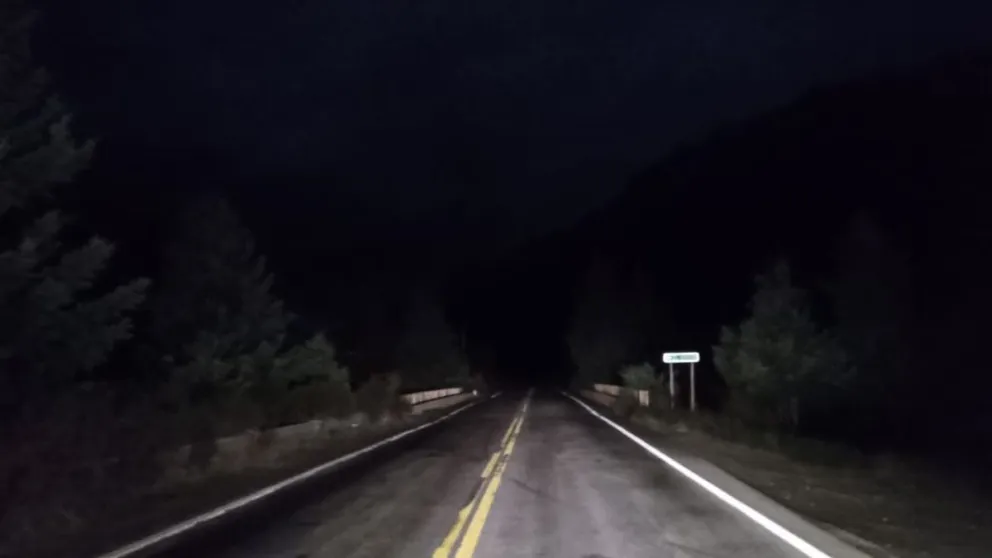 Calzada despejada en el tramo que conecta Bariloche y El Bolsón (foto: Vialidad Nacional) 