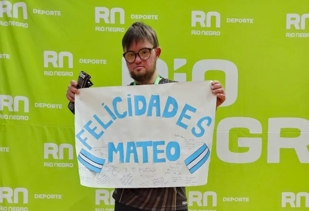 Mateo es fanático de Messi y de la selección argentina de fútbol.