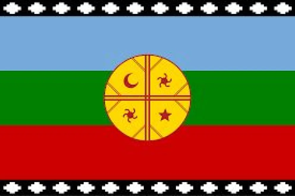 Los colores mapuches, causa de controversia en Villa La Angostura.