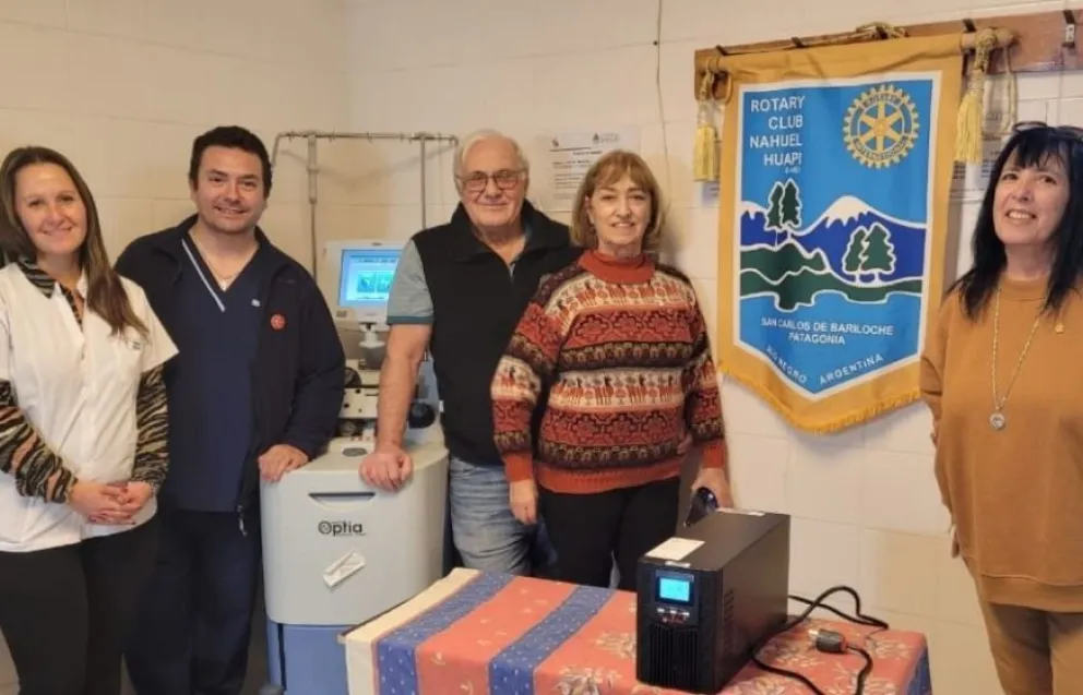 Momento en que se realizó la donación del elemento que servirá para cuidar un equipamiento sumamente importante (fotos gentileza).