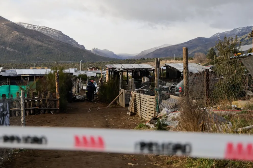 Continúan trabajando en el lugar. Foto de Eugenia Neme. 
