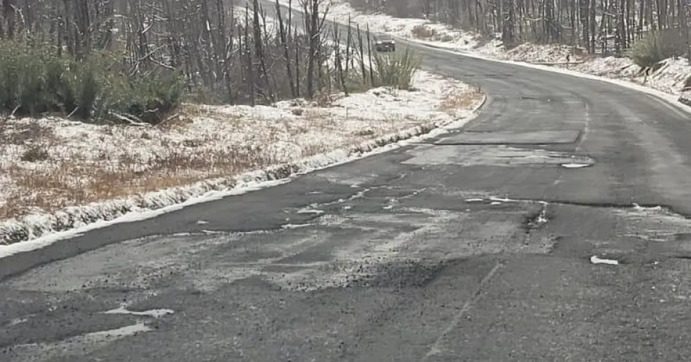 El estado de la ruta en ambos países es una queja constante.