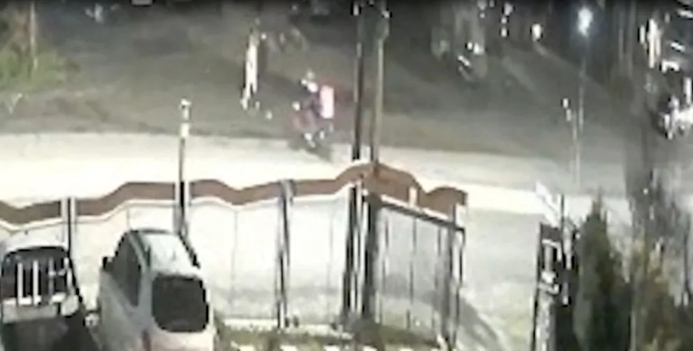 Ante cualquier información pueden comunicarse al 2944894891 o a la comisaría más cercana.