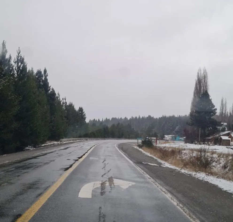 Se recomienda evitar transitar durante la noche y portar cadenas de manera obligatoria. Foto: gentileza