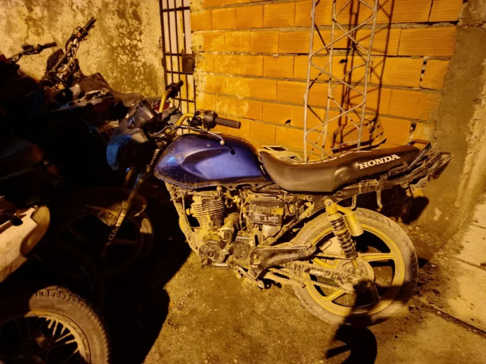 Una de las motocicletas recuperadas por personal policial. 
