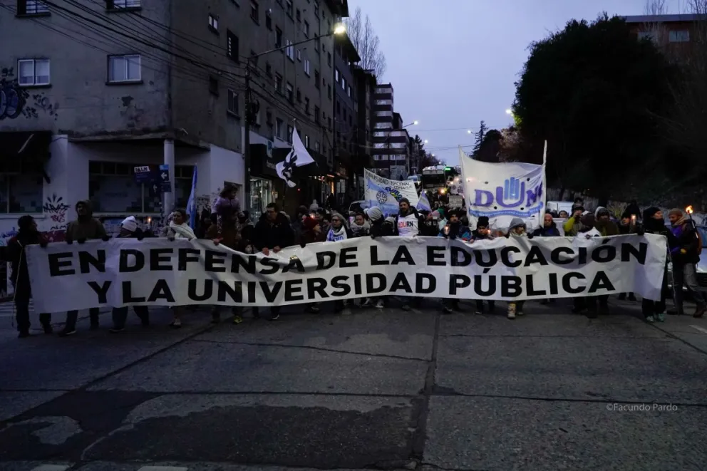 Docentes de la UnCO Bariloche se pliegan al reclamo con actividades en el CRUB, en territorio y clases públicas  